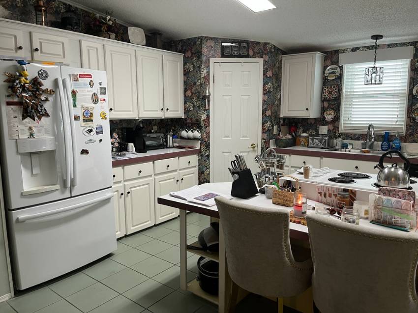 1284 Las Brisas Lane a Winter Haven, FL Mobile or Manufactured Home for Sale